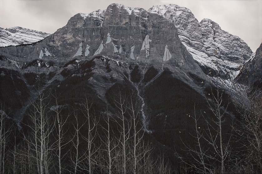 http://bardary.mirunadragan.com/files/gimgs/th-12_Dragan07_TheMountainsAreMirrors2-web.jpg